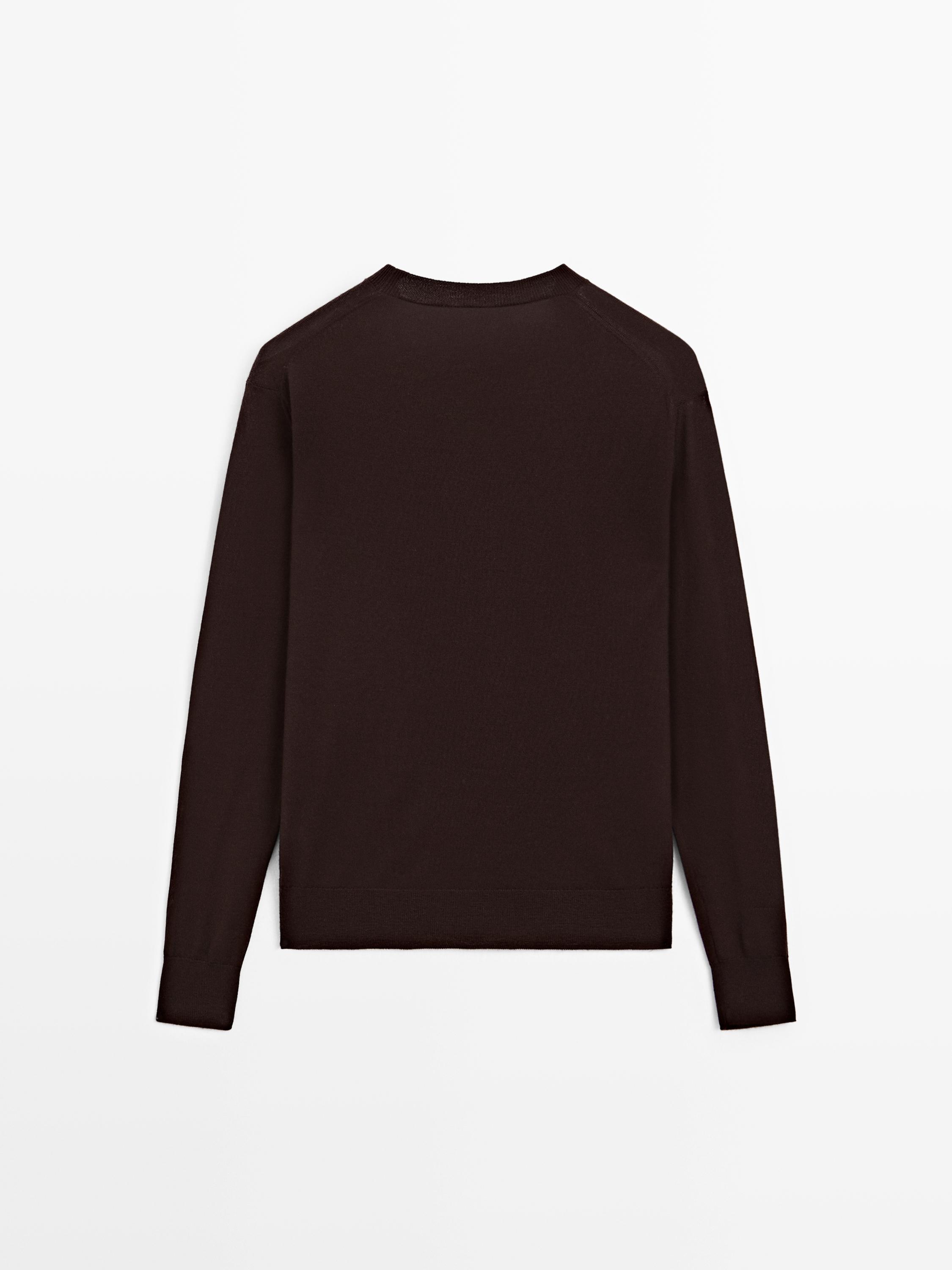 100% wool fine knit crew neck sweater